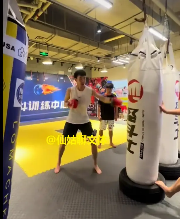 馆的老板发, alt, img 馆的老板发, alt, img