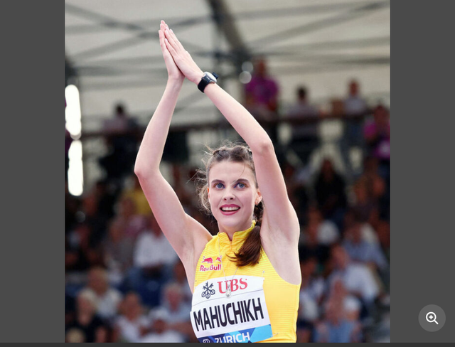 乌克兰美女, 从容铺好垫, 展现了标志 乌克兰美女, 从容铺好垫, 展现了标志